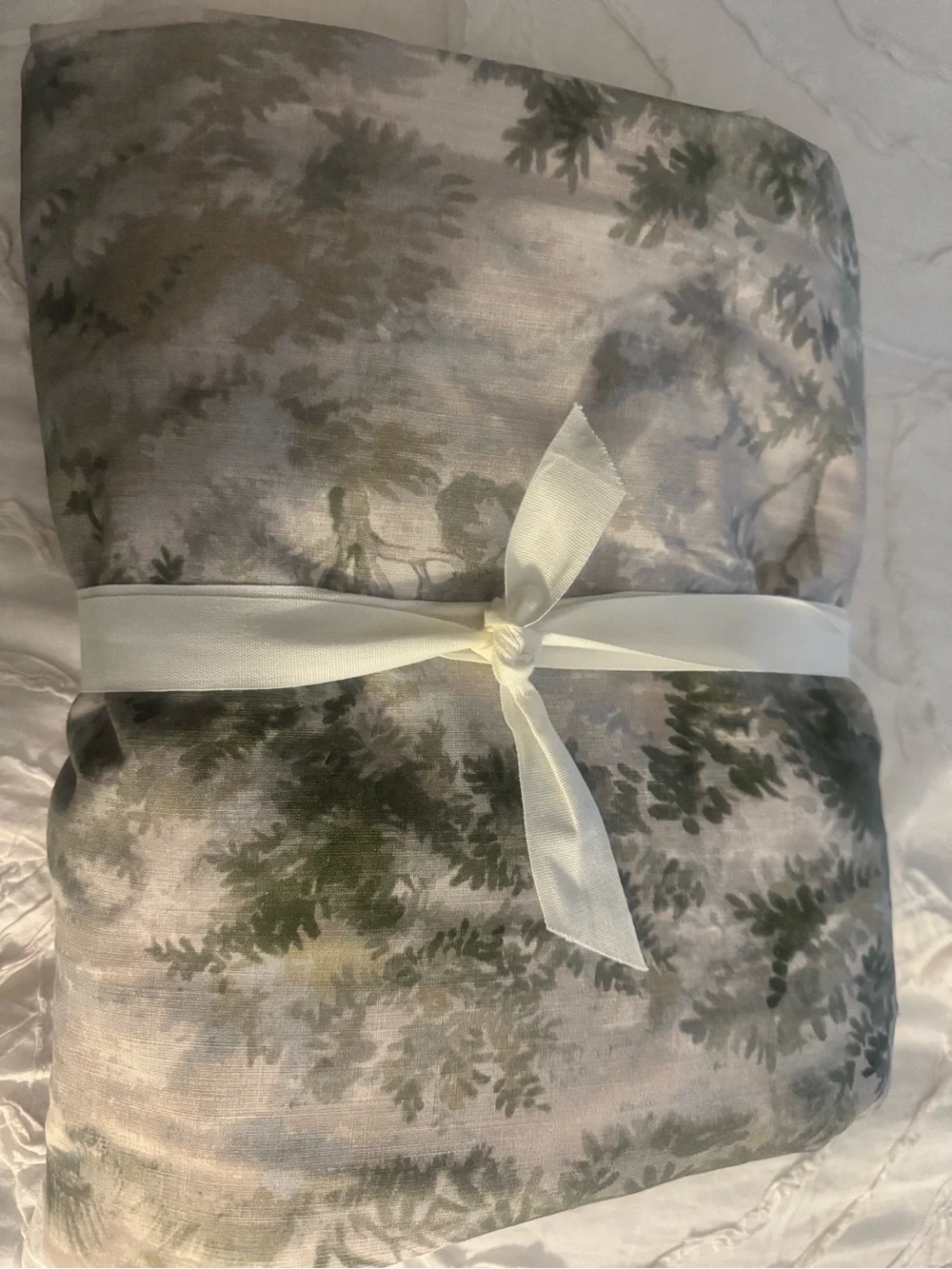 Pottery Barn Green and Beige Botanical Duvet Cover